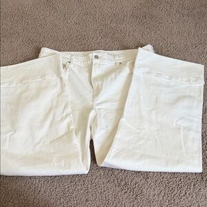 American Eagle Outfitters Women's Off-White Straight Leg Jeans